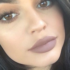 Kyle Jenner lip kit “”Maliboo”